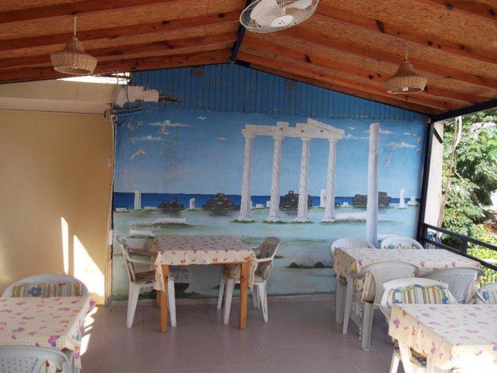 Selen Butik Bed & Breakfast Side